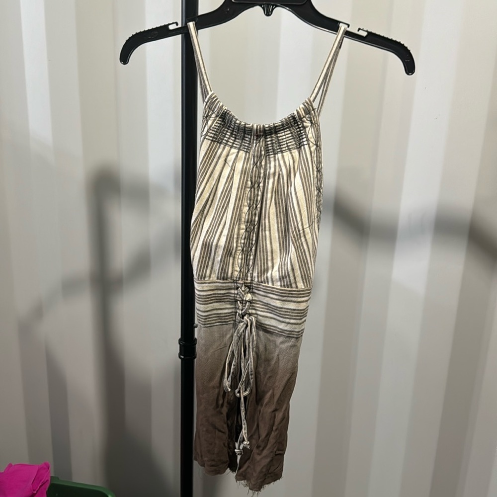 Pinstripe gimmicks tank